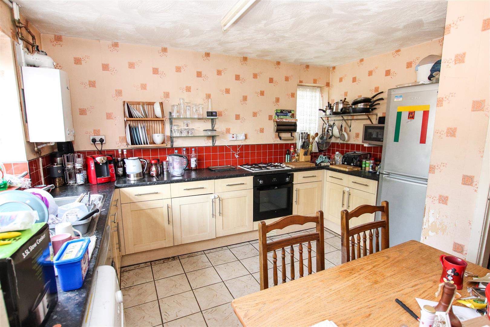 FITTED KITCHEN